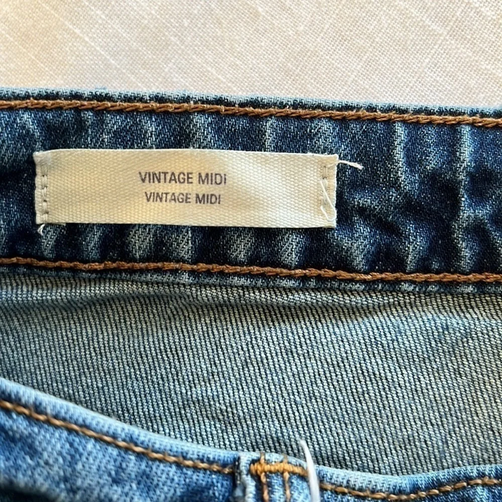 Universal Threads Vintage Midi Denim Shorts 0/25R